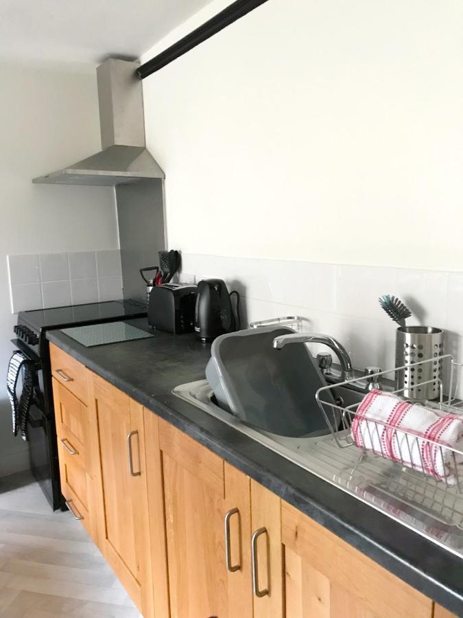 The Beach Hut - 1 Bedroom Apartment Near The Beach Bournemouth Exterior foto